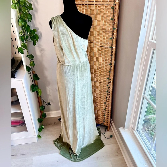 NWT Baltic Born Tatiana Velvet One Shoulder Maxi Dress - Picture 6 of 16